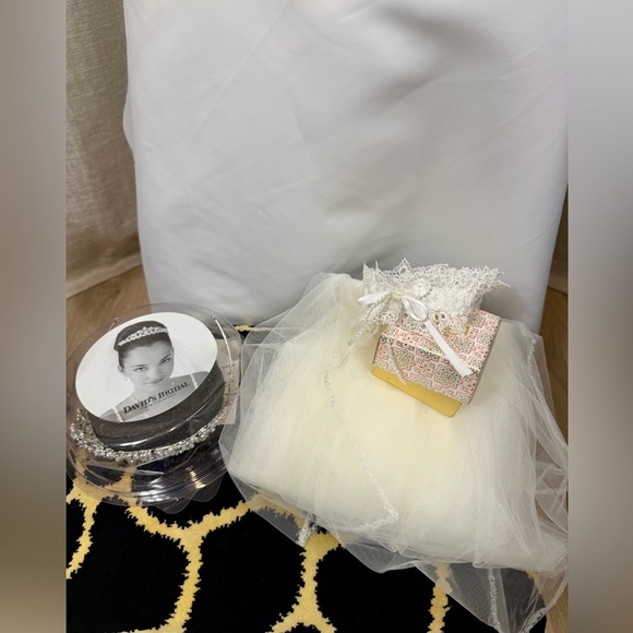 David’s bridal 👰 Elegant White Strapless Wedding Gown with Veil & Tiara Set - Picture 11 of 13